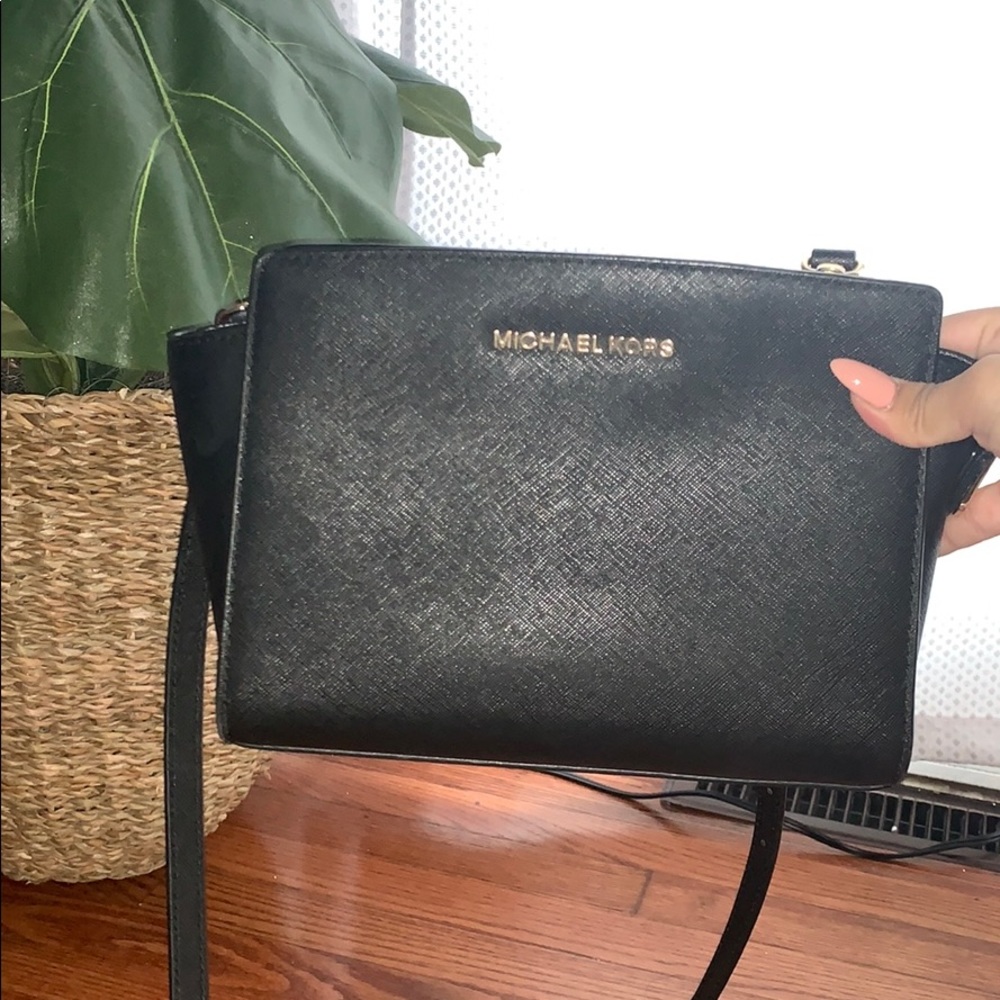 Michael kors crossbody